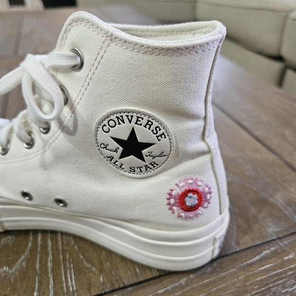 Converse Chuck Taylor All Star Lift Platform Floral Embroidery, Womens size 8.5 - Picture 8 of 14
